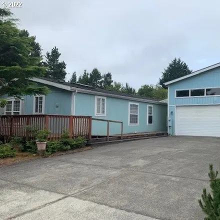 Buy this 2 bed house on 511 Robin Lane in Florence, OR 97439