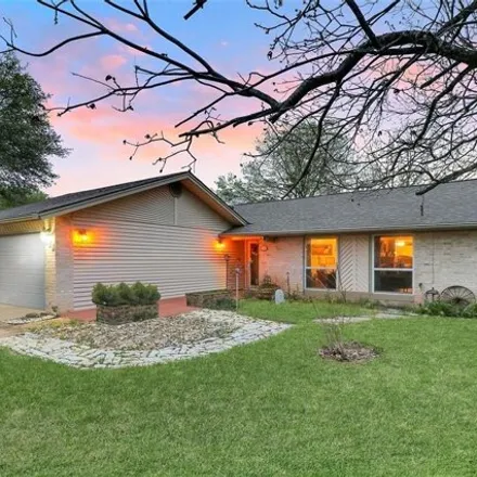 Image 2 - 601 Old Stone Road, Austin, TX 78745, USA - House for sale