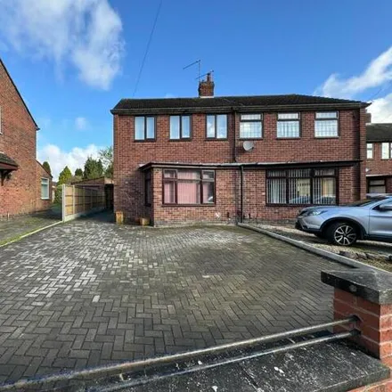 Rent this 3 bed duplex on Gleneagles Road in Coventry, CV2 3BP