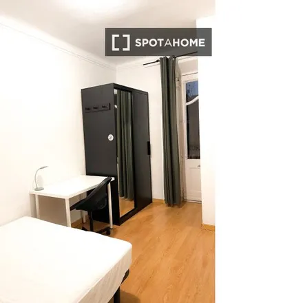 Rent this 6 bed room on Carrer de l'Hospital in 4, 08001 Barcelona