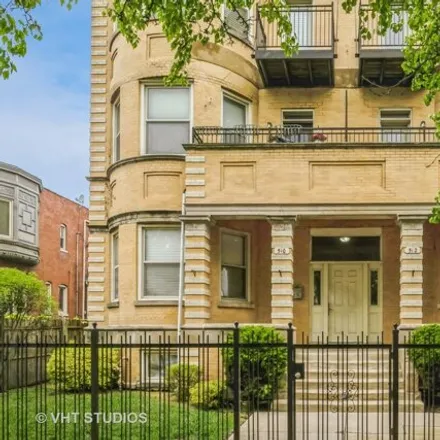 Buy this 3 bed condo on 504 East Oakwood Boulevard in Chicago, IL 60653