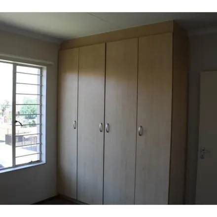 Image 1 - Aquarius Avenue, Reyno Ridge, eMalahleni, 1035, South Africa - Apartment for rent