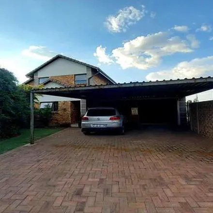 Rent this 4 bed apartment on Benoni Central Methodist in Cranbourne Avenue, Kleinfontein Lake