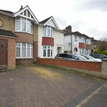 Buy this 3 bed duplex on Limbury Mead Park in Westmorland Avenue, Luton