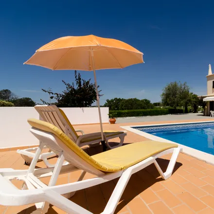 Rent this 4 bed house on unnamed road in 8400-407 Lagoa, Portugal