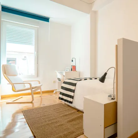 Rent this 1 bed room on Calle de Joaquín María López in 36, 28015 Madrid