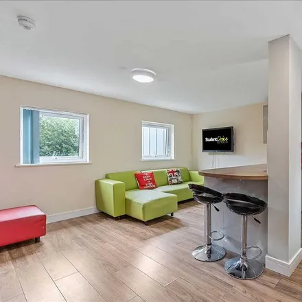 Image 1 - 9 Napier Terrace, Plymouth, PL4 6ER, United Kingdom - Apartment for rent