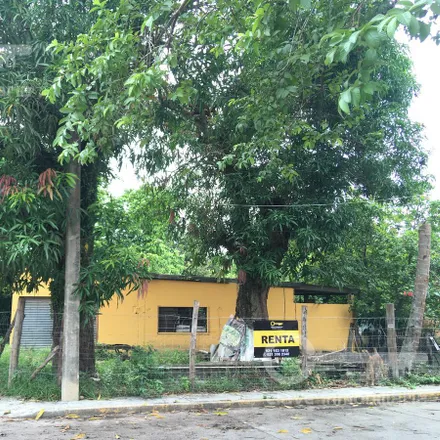 Rent this studio house on Calle Juan C. Bonilla in 96980 Las Choapas, VER