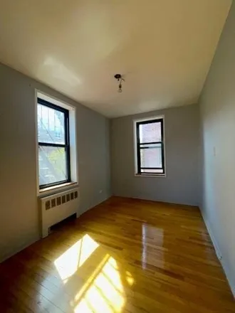 Image 6 - 2620 Murdock Court, New York, NY 11223, USA - Apartment for sale