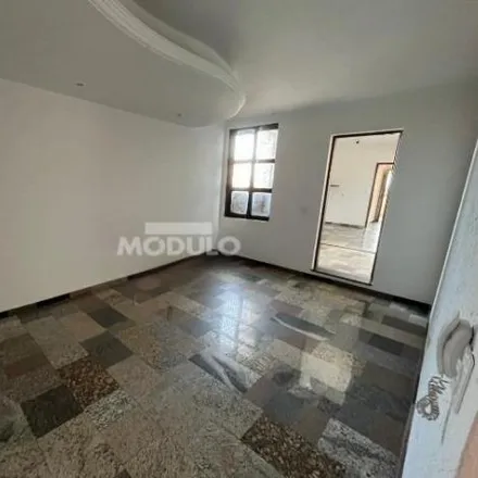 Rent this 4 bed house on Avenida João Naves de Ávila in Centro, Uberlândia - MG