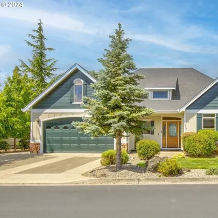 Buy this 3 bed house on 491 Fairway Estates Dr in Sutherlin, Oregon