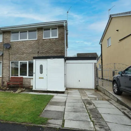Buy this 3 bed duplex on 25+23 in Langport Close, Broughton