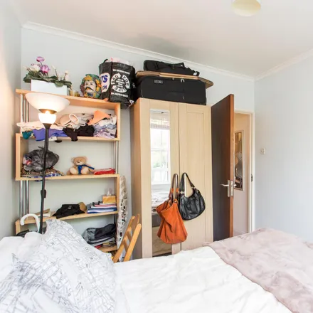 Image 3 - Gay Close, London, NW2 4PR, United Kingdom - Room for rent