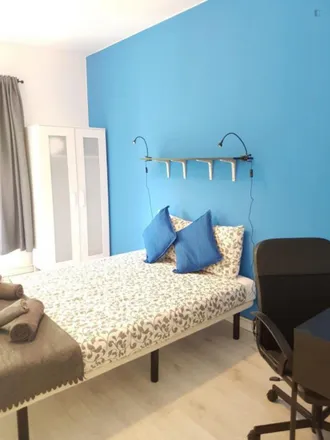 Rent this 5 bed room on Carrer de Mallorca in 586, 08026 Barcelona