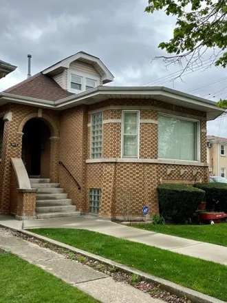 Buy this 3 bed house on 2815 North Lotus Avenue in Chicago, IL 60641
