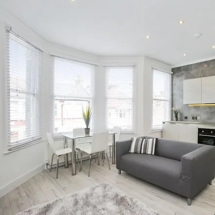 Rent this 2 bed apartment on 38 Hampden Road in London, N8 0HS