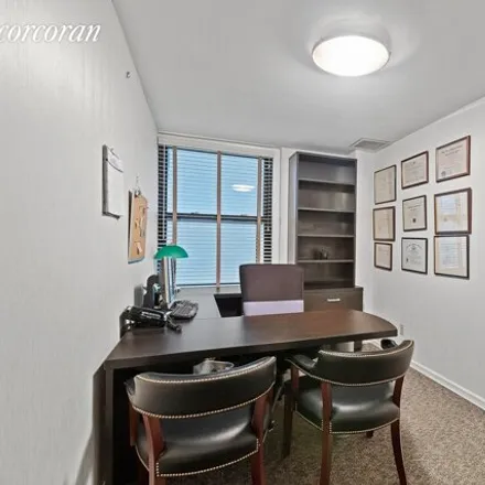 Image 5 - 142 East 71st Street, New York, NY 10021, USA - Apartment for sale