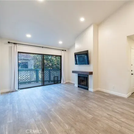 Image 4 - 3542 Greentree Circle, Anaheim, CA 92804, USA - Condo for sale