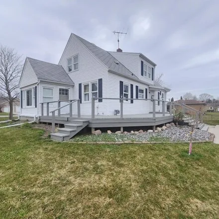 Image 2 - 2496 Dewyse Road, Portsmouth Township, MI 48708, USA - House for sale