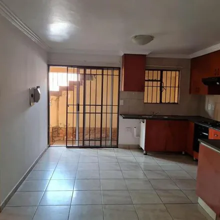 Image 6 - M1, Braamfontein, Johannesburg, 2001, South Africa - Apartment for rent