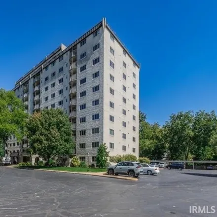 Buy this 2 bed condo on 620 South Cullen Avenue in Evansville, IN 47715