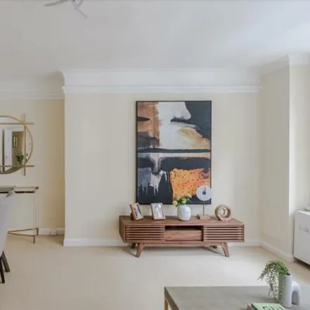 Image 3 - 17 Clarges Street, London, W1J 8AB, United Kingdom - Apartment for sale