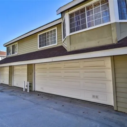 Image 3 - 1095 Lakeview Terrace, Azusa, CA 91702, USA - Condo for sale