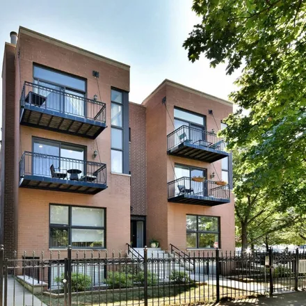 Image 1 - 2901 North Fairfield Avenue, Chicago, IL 60618, USA - House for sale