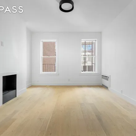 Image 6 - 234 West 20th Street, New York, NY 10011, USA - Townhouse for rent