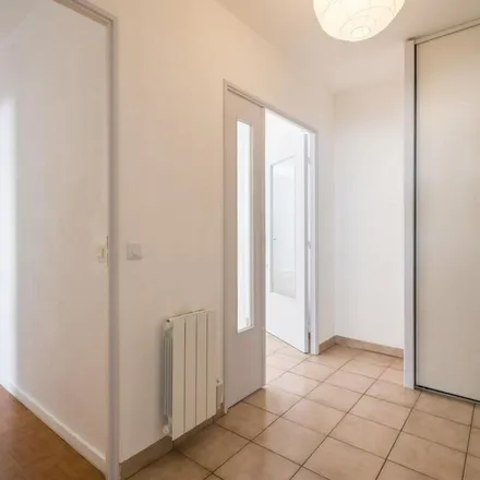 Rent this 5 bed apartment on 68 Rue du Dauphiné in 69003 Lyon 3e Arrondissement, France