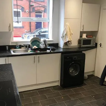 Rent this 4 bed apartment on 10-12 Granby Place in Leeds, LS6 3BD