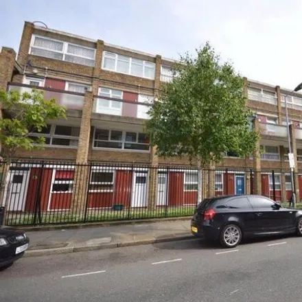 Rent this 3 bed room on 43 Eden Grove in London, N7 8EH