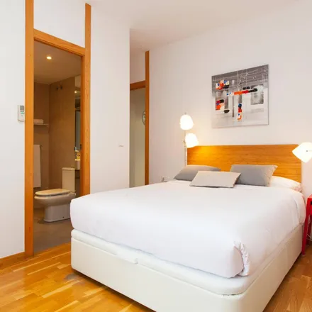 Rent this 1 bed apartment on Avinguda de Roma in 119, 121