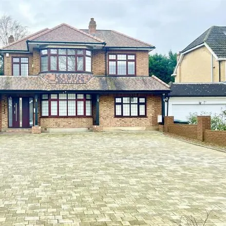 Rent this 6 bed house on Lancaster Avenue in London, EN4 0EP