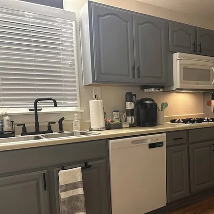 Rent this 1 bed townhouse on Chicago