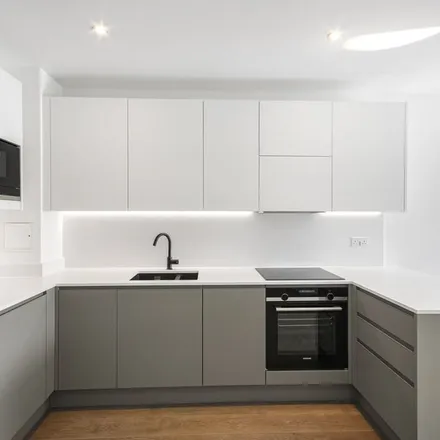 Image 2 - unnamed road, Strand-on-the-Green, London, TW8 0SL, United Kingdom - Apartment for rent
