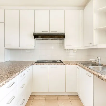Image 3 - Vagabond Kitchens, Regent Road, Cape Town Ward 54, Cape Town, 8005, South Africa - Apartment for rent