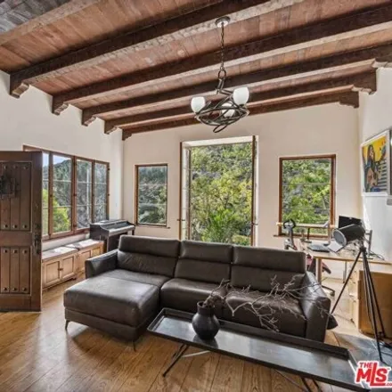 Image 2 - 10037 Reevesbury Drive, Beverly Hills, CA 90210, USA - House for sale