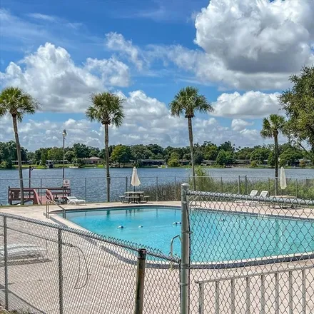 Image 4 - 4302 Lake Underhill Road, Orlando, FL 32803, USA - Condo for sale