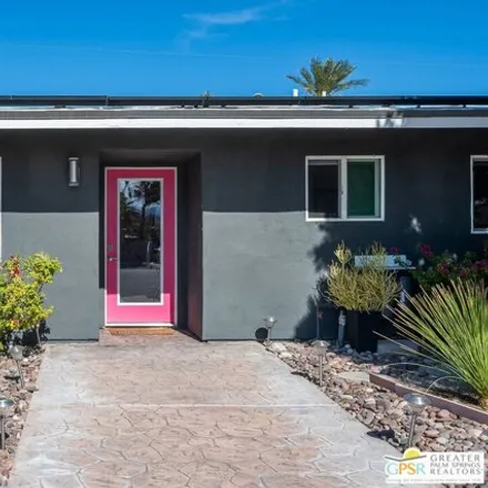 Image 2 - 3670 East Vivian Circle, Palm Springs, CA 92262, USA - House for sale