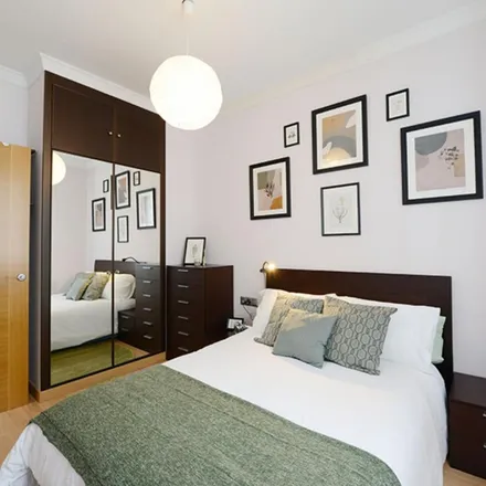 Image 5 - ETERNIAN Estilistas, Alameda San Mamés / Santimami zumarkalea, 48010 Bilbao, Spain - Apartment for rent