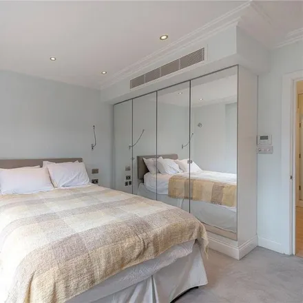Image 9 - Curzonfield House, 42-43 Curzon Street, London, W1J 7UF, United Kingdom - Apartment for rent