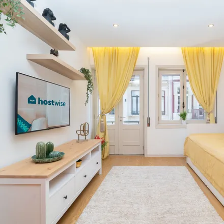 Rent this 2 bed apartment on Atelier des Createurs in Rua de José Falcão, 4050-314 Porto