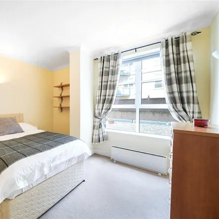 Image 6 - Raymond Road, London, SW19 4AR, United Kingdom - Apartment for rent