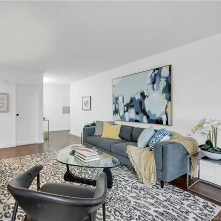 Image 4 - 2575 Palisade Ave Apt 1b, New York, 10463 - Apartment for sale