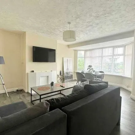 Image 2 - Easterly Crescent, Leeds, LS8 2SG, United Kingdom - Duplex for rent