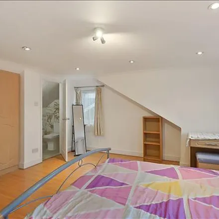 Rent this 3 bed apartment on 168 Crystal Palace Road in London, SE22 9ER