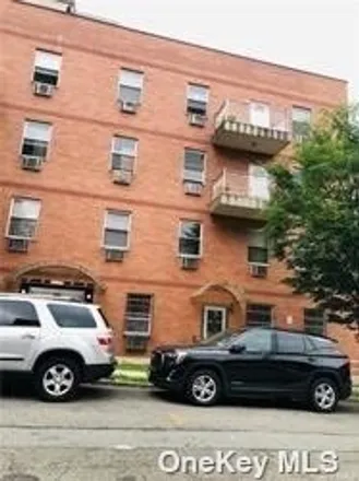 Buy this 2 bed condo on 71-77 159th St Unit 3E in Fresh Meadows, New York