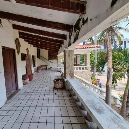Buy this studio house on Oxxo in Gran Vía Tropical, Barrio La Pinzona