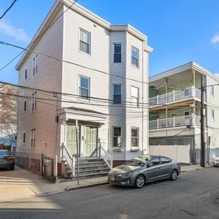 Rent this 2 bed townhouse on 6;8 Oakland Street in Cambridge, MA 02143